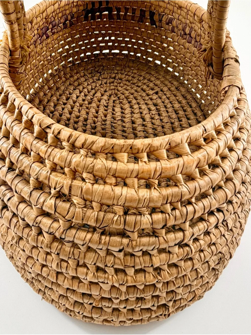 Hand Woven Native American Indian Tribal Southwestern Primitive Yucca Basket